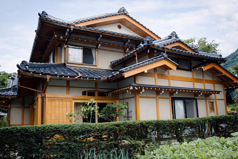 入母屋造りの和風住宅
