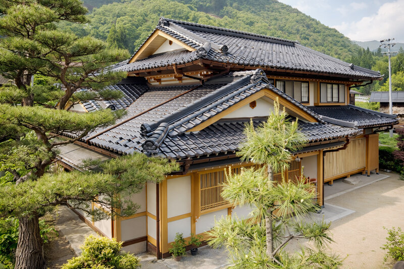 入母屋造りの和風住宅
