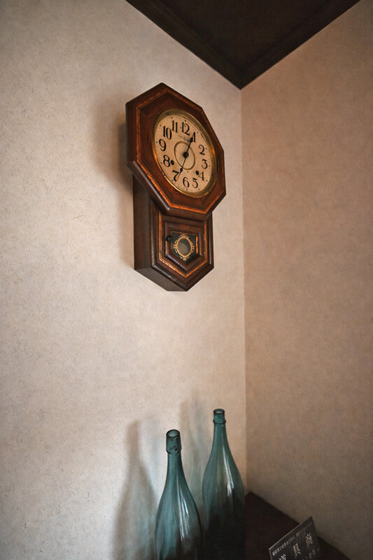 古材と古道具で整えた、古民家風打合せ室