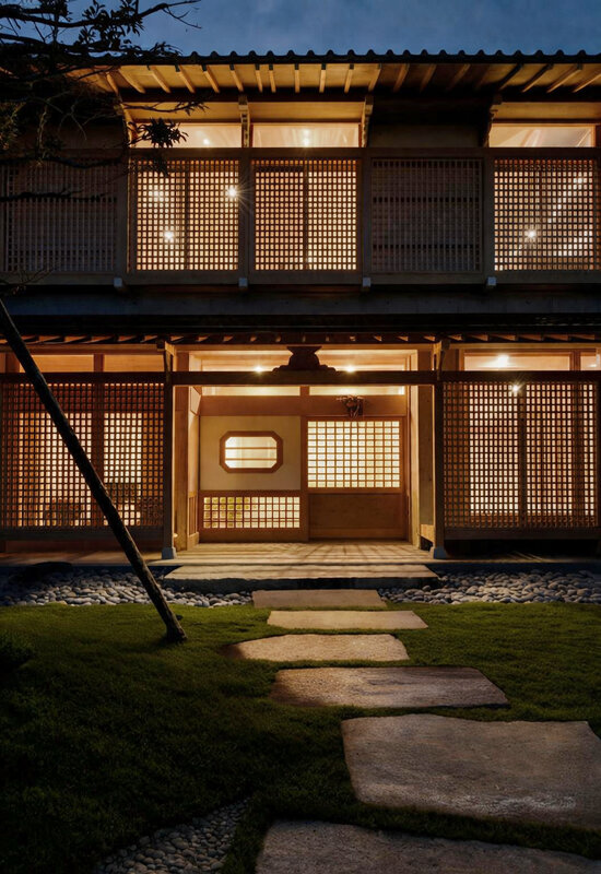 飛騨の伝統意匠を取り入れた邸宅