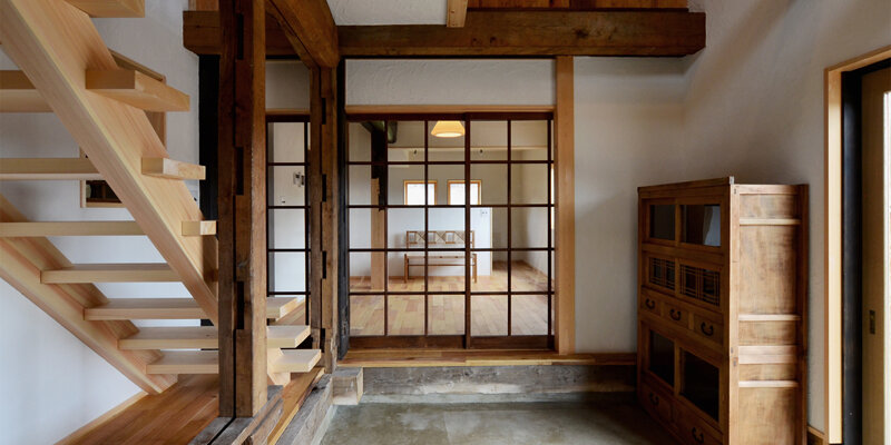 移築された古民家の内観