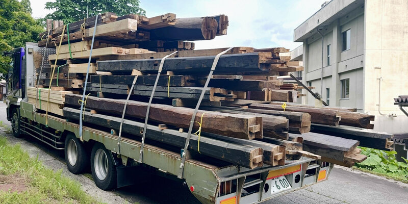 古材の運搬