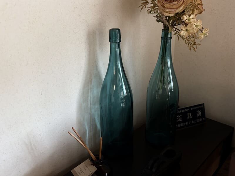 水色の気泡入りレトロガラス瓶
